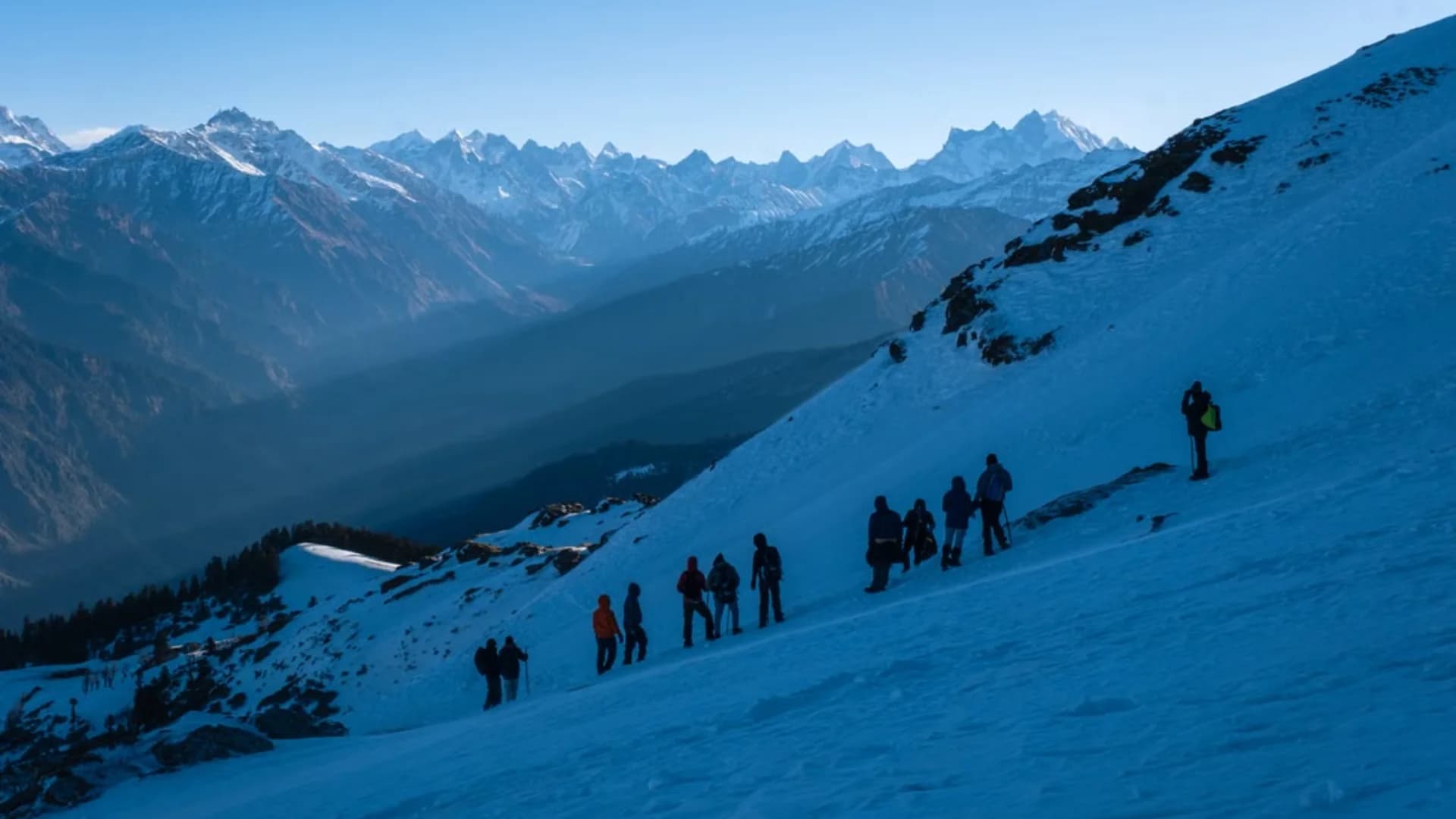 Dayara Bugyal Trek